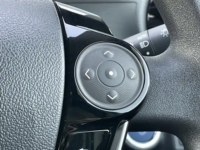 トヨタ アクア S スタイルブラック 香川県 2019(令1)年 4万km ホワイトパールクリスタルシャイン Toyota Safety Sense/〇プリクラシュセーフティ/〇レーンディパーチャーアラート/〇オートマチックハイビーム/〇パーキングサポートブレーキ/〇先行車発進告知/〇クリアランスソナー/社外7インチSDナビ/ワンセグTV/CD/Bluetooth/バックカメラ/ETC/スマートキー×２