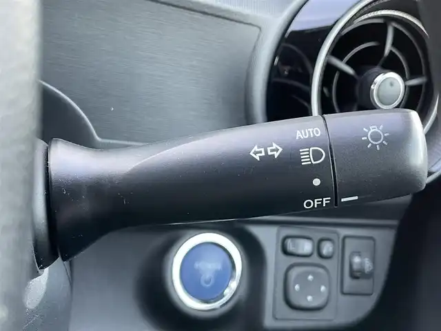 トヨタ アクア S スタイルブラック 香川県 2019(令1)年 4万km ホワイトパールクリスタルシャイン Toyota Safety Sense/〇プリクラシュセーフティ/〇レーンディパーチャーアラート/〇オートマチックハイビーム/〇パーキングサポートブレーキ/〇先行車発進告知/〇クリアランスソナー/社外7インチSDナビ/ワンセグTV/CD/Bluetooth/バックカメラ/ETC/スマートキー×２