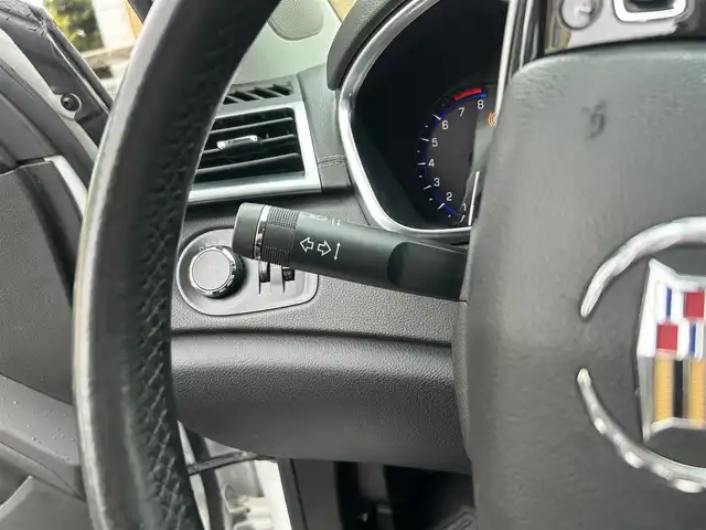 キャデラック ＳＲＸ クロスオーバー ラグジュアリー 静岡県 2013(平25)年 11.6万km パール 左ハンドル/Panasonicナビ/ワンセグTV/Bluetooth接続/USB/BOSEプレミアムサウンド/バックカメラ/ミラー型サイドカメラ/パーキングアシスト/パークトロニック/クリアランスソナー/ブラインドスポットモニター/オートライト/AFS/レインセンサー/AAC/クルーズコントロール/本革シート/D/Nパワーシート/シートメモリ/シートヒーター/ETC