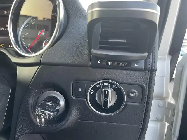 メルセデス・ベンツ ゲレンデヴァーゲン Ｇ３５０ｄ 富山県 2016(平28)年 4万km 白 harman/kardonプレミアムサウンド/サンルーフ/純正ナビ/フルセグTV/バックカメラ/ETC/レザーシート/前席パワーシート/前席メモリー機能付き/全席シートヒーター/ブラインドスポットアシスト/クルーズコントロール/コーナーセンサー/アイドリングストップ/横滑り防止装置