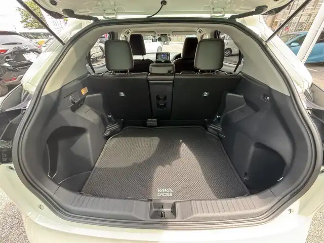 トヨタ ヤリスクロス Z 千葉県 2020(令2)年 3.5万km ホワイトパールクリスタルシャイン 純正メモリナビ(FM/AM/Bluetooth/フルセグTV)/全方位モニター/トヨタセーフティセンス/・プリクラッシュセーフティ/・レーントレーシングアシスト/・アダプティブハービーム/・オートマチックハイビーム/・ロードサインアシスト/・レーダークルーズコントロール/・先行車発進告知機能/前後ドライブレコーダー/前席シートヒーター/パワーシート/ETC2.0/前後コーナーセンサー/スマートキー/スペアキー/保証書/取扱説明書