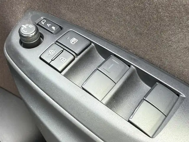 トヨタ ヤリスクロス Z 千葉県 2020(令2)年 3.5万km ホワイトパールクリスタルシャイン 純正メモリナビ(FM/AM/Bluetooth/フルセグTV)/全方位モニター/トヨタセーフティセンス/・プリクラッシュセーフティ/・レーントレーシングアシスト/・アダプティブハービーム/・オートマチックハイビーム/・ロードサインアシスト/・レーダークルーズコントロール/・先行車発進告知機能/前後ドライブレコーダー/前席シートヒーター/パワーシート/ETC2.0/前後コーナーセンサー/スマートキー/スペアキー/保証書/取扱説明書