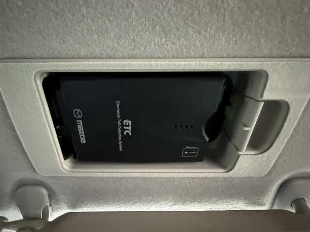 マツダ デミオ XD 兵庫県 2016(平28)年 7万km ジェットブラックマイカ 純正ナビ（AM/FM/CD/DVD/フルセグTV/AUX/Bluetooth）/バックカメラ/ドライブレコーダー/ETC/クルーズコントロール/ブラインド・スポット・モニタリング/車線逸脱警報システム/前席シートヒーター/LEDヘッドランプ/レインセンサーワイパー/純正アルミホイール付きサマータイヤ積み込み