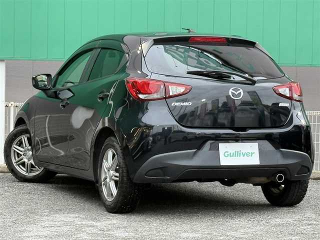 マツダ デミオ XD 兵庫県 2016(平28)年 7万km ジェットブラックマイカ 純正ナビ（AM/FM/CD/DVD/フルセグTV/AUX/Bluetooth）/バックカメラ/ドライブレコーダー/ETC/クルーズコントロール/ブラインド・スポット・モニタリング/車線逸脱警報システム/前席シートヒーター/LEDヘッドランプ/レインセンサーワイパー/純正アルミホイール付きサマータイヤ積み込み