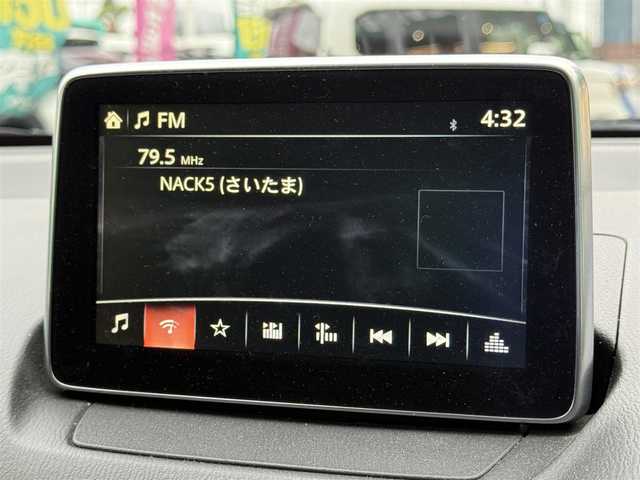 マツダ デミオ XD 兵庫県 2016(平28)年 7万km ジェットブラックマイカ 純正ナビ（AM/FM/CD/DVD/フルセグTV/AUX/Bluetooth）/バックカメラ/ドライブレコーダー/ETC/クルーズコントロール/ブラインド・スポット・モニタリング/車線逸脱警報システム/前席シートヒーター/LEDヘッドランプ/レインセンサーワイパー/純正アルミホイール付きサマータイヤ積み込み