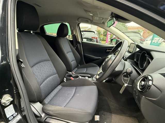 マツダ デミオ XD 兵庫県 2016(平28)年 7万km ジェットブラックマイカ 純正ナビ（AM/FM/CD/DVD/フルセグTV/AUX/Bluetooth）/バックカメラ/ドライブレコーダー/ETC/クルーズコントロール/ブラインド・スポット・モニタリング/車線逸脱警報システム/前席シートヒーター/LEDヘッドランプ/レインセンサーワイパー/純正アルミホイール付きサマータイヤ積み込み