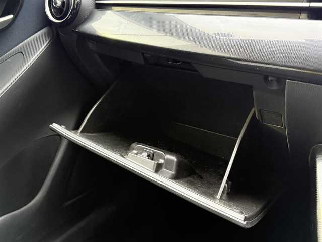 マツダ デミオ XD 兵庫県 2016(平28)年 7万km ジェットブラックマイカ 純正ナビ（AM/FM/CD/DVD/フルセグTV/AUX/Bluetooth）/バックカメラ/ドライブレコーダー/ETC/クルーズコントロール/ブラインド・スポット・モニタリング/車線逸脱警報システム/前席シートヒーター/LEDヘッドランプ/レインセンサーワイパー/純正アルミホイール付きサマータイヤ積み込み