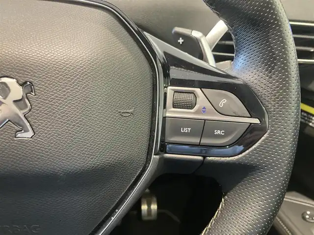 プジョー ５００８ GT ブルーHDi 熊本県 2020(令2)年 1.4万km アマゾナイトグレー ・スマートキー/・プッシュスタート/・アクティブセーフティブレーキ/・疲労検知/・ブラインドスポットモニター/・ディレクショナルヘッドライト/・インテリジェントハイビーム/・レーンキープアシスト/・パーキングセンサー/・クルーズコントロール(追従式)/・ハーフレザーシート/・純正ディスプレイオーディオ/　【Bluetooth・USB・AppleCarPlay・AndroidAuto】/・バックカメラ/・左サイドカメラ/・ドライブレコーダー(前後録画)/・パワーバックドア/・LEDヘッドランプ/・LEDフォグランプ/・純正マット