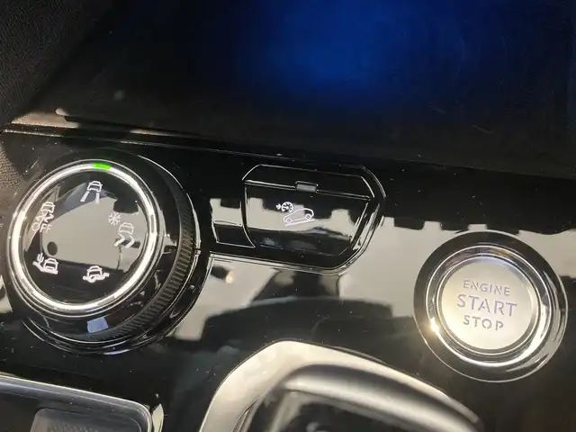 プジョー ５００８ GT ブルーHDi 熊本県 2020(令2)年 1.4万km アマゾナイトグレー ・スマートキー/・プッシュスタート/・アクティブセーフティブレーキ/・疲労検知/・ブラインドスポットモニター/・ディレクショナルヘッドライト/・インテリジェントハイビーム/・レーンキープアシスト/・パーキングセンサー/・クルーズコントロール(追従式)/・ハーフレザーシート/・純正ディスプレイオーディオ/　【Bluetooth・USB・AppleCarPlay・AndroidAuto】/・バックカメラ/・左サイドカメラ/・ドライブレコーダー(前後録画)/・パワーバックドア/・LEDヘッドランプ/・LEDフォグランプ/・純正マット