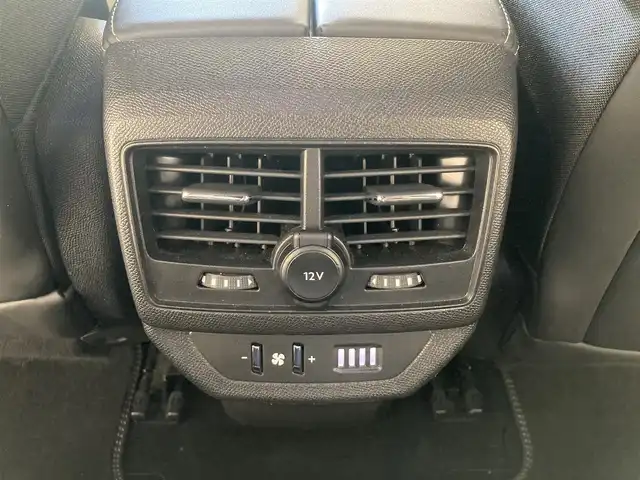 プジョー ５００８ GT ブルーHDi 熊本県 2020(令2)年 1.4万km アマゾナイトグレー ・スマートキー/・プッシュスタート/・アクティブセーフティブレーキ/・疲労検知/・ブラインドスポットモニター/・ディレクショナルヘッドライト/・インテリジェントハイビーム/・レーンキープアシスト/・パーキングセンサー/・クルーズコントロール(追従式)/・ハーフレザーシート/・純正ディスプレイオーディオ/　【Bluetooth・USB・AppleCarPlay・AndroidAuto】/・バックカメラ/・左サイドカメラ/・ドライブレコーダー(前後録画)/・パワーバックドア/・LEDヘッドランプ/・LEDフォグランプ/・純正マット