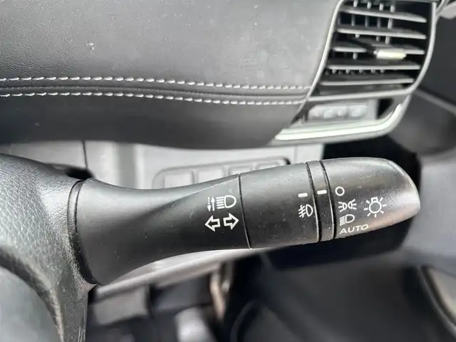 日産 セレナ ハイウェイスター Vセレクション 千葉県 2017(平29)年 6.5万km ブリリアントシルバー エマージェンシーブレーキ/ハンズフリー両側パワースライドドア/純正SDナビ/地デジTV/【BD/DVD/CD再生機能　Bluetooth接続】/アラウンドビューモニター/フリップダウンモニター/ドライブレコーダー/革巻きステアリング/ステアリングスイッチ/ETC/LEDヘッドライト/フォグライト/ウインカーミラー/純正16インチアルミホイル/サイド/カーテンエアバッグ/インテリジェントキー