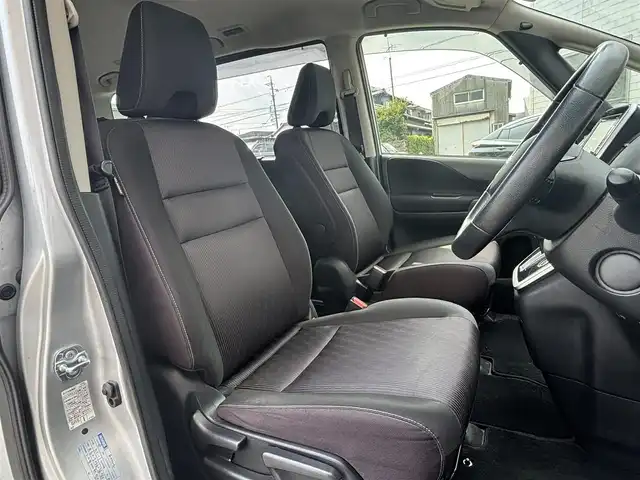 日産 セレナ ハイウェイスター Vセレクション 千葉県 2017(平29)年 6.5万km ブリリアントシルバー エマージェンシーブレーキ/ハンズフリー両側パワースライドドア/純正SDナビ/地デジTV/【BD/DVD/CD再生機能　Bluetooth接続】/アラウンドビューモニター/フリップダウンモニター/ドライブレコーダー/革巻きステアリング/ステアリングスイッチ/ETC/LEDヘッドライト/フォグライト/ウインカーミラー/純正16インチアルミホイル/サイド/カーテンエアバッグ/インテリジェントキー