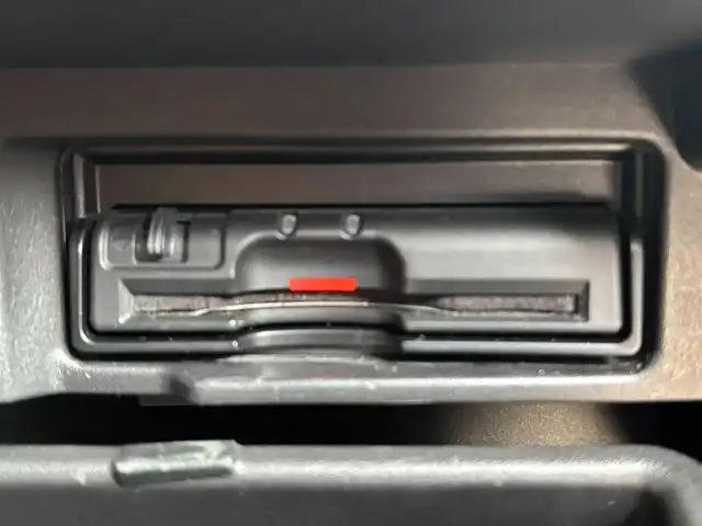 日産 セレナ ハイウェイスター Vセレクション 千葉県 2017(平29)年 6.5万km ブリリアントシルバー エマージェンシーブレーキ/ハンズフリー両側パワースライドドア/純正SDナビ/地デジTV/【BD/DVD/CD再生機能　Bluetooth接続】/アラウンドビューモニター/フリップダウンモニター/ドライブレコーダー/革巻きステアリング/ステアリングスイッチ/ETC/LEDヘッドライト/フォグライト/ウインカーミラー/純正16インチアルミホイル/サイド/カーテンエアバッグ/インテリジェントキー
