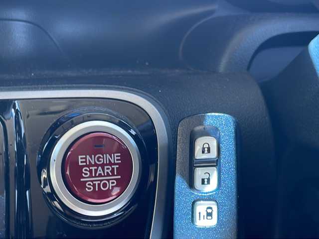 ホンダ Ｎ ＢＯＸ カスタム G Lパッケージ 山口県 2013(平25)年 4.9万km プレミアムホワイトパール (株)IDOMが運営する【じしゃロン宇部店】の自社ローン専用車両になります。ちらは現金またはオートローンご利用時の価格です。自社ローンご希望の方は別途その旨お申付け下さい。社外ナビ《VXM-128VS》　　/ワンセグＴＶ　/チップアップシート　/純正フロアマット　/片側パワースライドドア　/純正アルミホイール　/横滑り防止装置　/キセノンヘッドライト