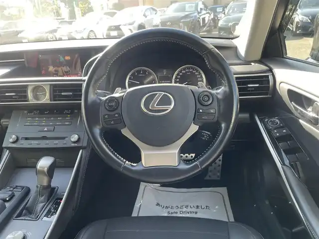 レクサス ＩＳ 200t 神奈川県 2016(平28)年 3.5万km 黒