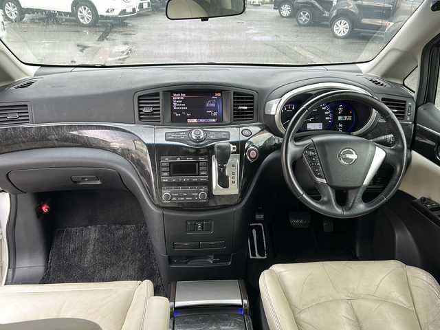 日産 エルグランド ライダー 白本革 マニュアルシート 富山県 2010(平22)年 16万km ブリリアントホワイトパール 4WD/スマートキー×２/パワースライドドア/レザーシート/アラウンドビューモニター/メーカーオプションHDDナビ/DVD/MSV/フルセグTV/USB/純正フリップダウンモニター/100V電源/電格ウィンカーミラー/ETC/クリアランスソナー/オットマンシート/純正18インチAW/純正フロアマット/純正ドアバイザー/皮巻きステアリング/ステアリングスイッチ/フォグランプ/プッシュスタート/保証書・取説・ナビ取説