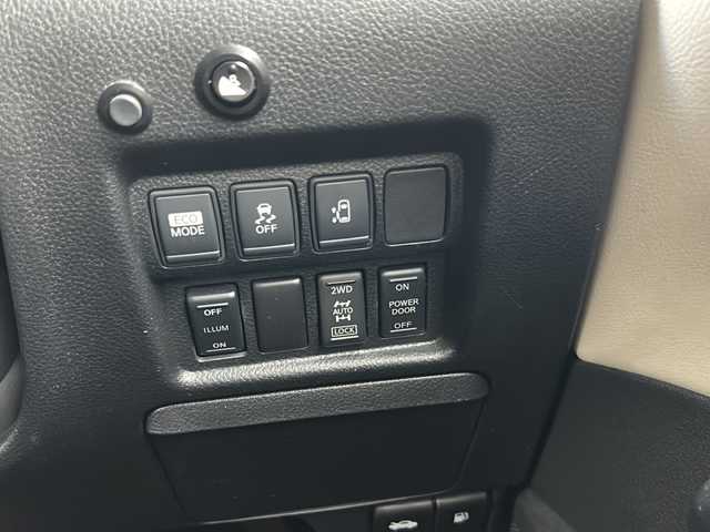 日産 エルグランド ライダー 白本革 マニュアルシート 富山県 2010(平22)年 16万km ブリリアントホワイトパール 4WD/スマートキー×２/パワースライドドア/レザーシート/アラウンドビューモニター/メーカーオプションHDDナビ/DVD/MSV/フルセグTV/USB/純正フリップダウンモニター/100V電源/電格ウィンカーミラー/ETC/クリアランスソナー/オットマンシート/純正18インチAW/純正フロアマット/純正ドアバイザー/皮巻きステアリング/ステアリングスイッチ/フォグランプ/プッシュスタート/保証書・取説・ナビ取説