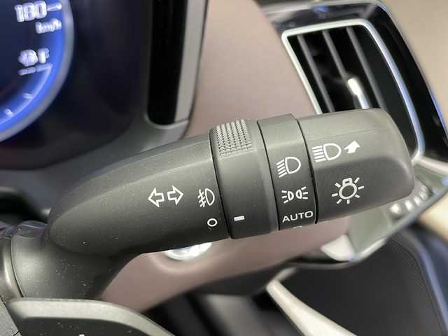 トヨタ クラウン ハイブリッド S Cパッケージ Four 長野県 2018(平30)年 3.8万km プレシャスブラックパール 純正ナビ（フルセグ/DVD/CD/BT/Miracast）/パノラミックビューモニター/ビルトインETC/トヨタセーフティーセンス/プリクラッシュセーフティー/BSM/クリアランスソナー/レーダークルーズコントロール/RCTA/RCD/パーキングサポート/HUD/RSA/AC100Vコンセント/前席シートヒーター＆クーラー/ステリングヒーター/社外17インチAW/スペアーキー/取扱説明書