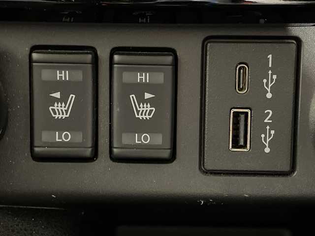 日産 リーフ X Vセレクション 沖縄県 2020(令2)年 5万km ダークメタルグレー 県外仕入れ/禁煙車/純正ナビ/(フルセグTV/Bluetooth/FM/AM/HDMI/USB)/ステアリングリモコン/アラウンドビューモニター/プロパイロット/ブラインドスポットモニター/デジタルインナーミラー/前後ドライブレコーダー/ビルドインETC/シートヒーター/ステアリングヒーター/純正アルミホイール/純正フロアマット