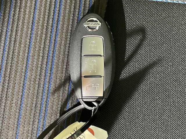 日産 リーフ X Vセレクション 沖縄県 2020(令2)年 5万km ダークメタルグレー 県外仕入れ/禁煙車/純正ナビ/(フルセグTV/Bluetooth/FM/AM/HDMI/USB)/ステアリングリモコン/アラウンドビューモニター/プロパイロット/ブラインドスポットモニター/デジタルインナーミラー/前後ドライブレコーダー/ビルドインETC/シートヒーター/ステアリングヒーター/純正アルミホイール/純正フロアマット