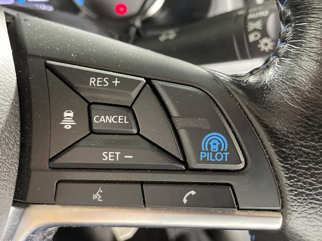 日産 リーフ X Vセレクション 沖縄県 2020(令2)年 5万km ダークメタルグレー 県外仕入れ/禁煙車/純正ナビ/(フルセグTV/Bluetooth/FM/AM/HDMI/USB)/ステアリングリモコン/アラウンドビューモニター/プロパイロット/ブラインドスポットモニター/デジタルインナーミラー/前後ドライブレコーダー/ビルドインETC/シートヒーター/ステアリングヒーター/純正アルミホイール/純正フロアマット