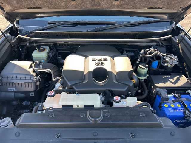 トヨタ ランドクルーザー プラド TX Lパッケージ 愛知県 2019(令1)年 9万km アティチュードブラックマイカ ・禁煙車/ワンオーナー/・メーカーオプション9インチナビ/・フルセグTV/Bluetooth/・AUX/USB/CD/DVD/・パノラミックビューモニター/・ビルトインETC2.0/・前方ドライブレコーダー（ZDR-015）/・トヨタセーフティセンス/・プリクラッシュセーフティ/・レーンディパーチャーアラート/・レーダークルーズコントロール/・クリアランスソナー/・オートマチックハイビーム/・ダウンヒルアシストコントロール/・センターデフロック/・ベージュ本革シート/・前席パワーシート/・前席シートヒーター/シートベンチレーション/・マットブラックED用18インチアルミホイール/・LEDオートライト/・電動格納ミラーウィンカー/・純正フロアマット/・純正ドアバイザー/・プッシュスタート/・ステアリングスイッチ/・スペアキー/・取扱説明書/新車保証書