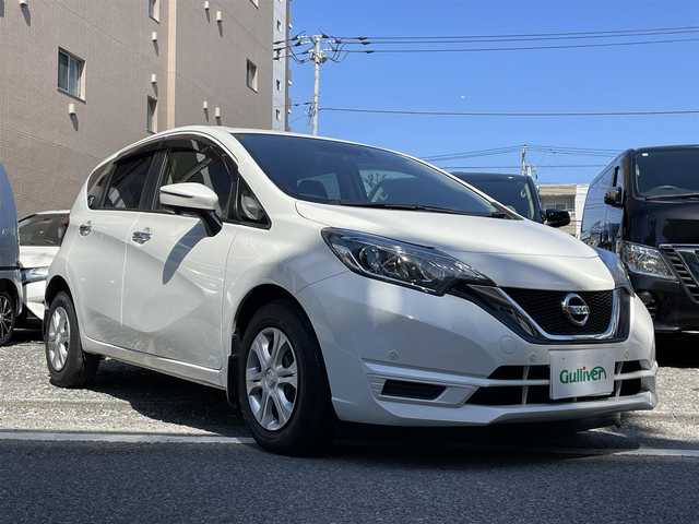 日産 ノート X 東京都 2019(令1)年 1.7万km ブリリアントホワイトパール 登録時走行距離16358km/純正メモリナビ/（DVD/フルセグTV/Bluetooth/MSV）/全周囲カメラ/前方ドライブレコーダー（ナビ連動）/ETC/エマージェンシーブレーキアシスト/レーンキープアシスト/横滑り防止機能/ステアリングスイッチ/純正LEDヘッドライト/オートライト/スマートキー/スペアキー1本/保証書/取扱説明書