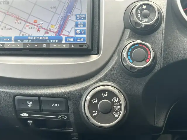 ホンダ フィット G 大阪府 2010(平22)年 7.7万km クリスタルブラックパール SDナビ（NX710)/・フルセグテレビ/・DVD/CD/・USB入力端子/横滑り防止措置/純正キセノンライト/フロントフォグランプ/社外AW（BADX/15inch)/リモコンキー/スペアキー一本/取扱説明書/保証書