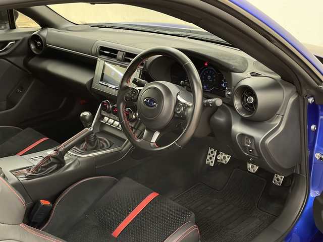 スバル ＢＲＺ S 道央・札幌 2021(令3)年 2.4万km WRブルーパール /6MT//STiフルエアロ//STi パフォーマンスマフラー//純正18インチアルミホイール//寒冷地仕様//ミラーヒーター//社外ナビ（フルセグ/CD/DVD/BT）//バックカメラ//社外17インチAW付冬タイヤ//前ドラレコ//クルーズコントロール//スマートキー//スペアキーｘ１//オートライト//電動格納ミラー//ステアリングスイッチ//横滑り防止//シートヒーター（ＤＮ席）//純正フロアマット