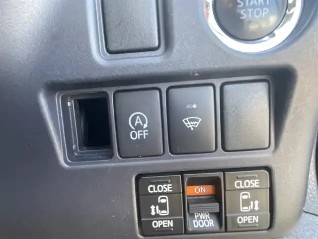 トヨタ ヴォクシー ZS 熊本県 2014(平26)年 10.5万km ブラッキッシュアゲハガラスフレーク (株)IDOMが運営する【じしゃロン熊本店】の自社ローン専用車両になります。こちらは現金またはオートローンご利用時の価格です。自社ローンご希望の方は別途その旨お申付け下さい/純正ナビ　/フリップダウンモニター　/両側パワースライドドア　/アイドリングストップ　/ビルトインＥＴＣ　/ワイパーデアイサー　/ステアリングリモコン　/Ｗ＋サイドエアバッグ　/カーテンエアバッグ　/プッシュスタート