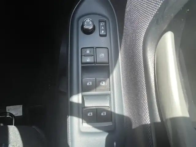 トヨタ ヴォクシー ZS 熊本県 2014(平26)年 10.5万km ブラッキッシュアゲハガラスフレーク (株)IDOMが運営する【じしゃロン熊本店】の自社ローン専用車両になります。こちらは現金またはオートローンご利用時の価格です。自社ローンご希望の方は別途その旨お申付け下さい/純正ナビ　/フリップダウンモニター　/両側パワースライドドア　/アイドリングストップ　/ビルトインＥＴＣ　/ワイパーデアイサー　/ステアリングリモコン　/Ｗ＋サイドエアバッグ　/カーテンエアバッグ　/プッシュスタート