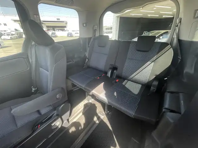 トヨタ ヴォクシー ZS 熊本県 2014(平26)年 10.5万km ブラッキッシュアゲハガラスフレーク (株)IDOMが運営する【じしゃロン熊本店】の自社ローン専用車両になります。こちらは現金またはオートローンご利用時の価格です。自社ローンご希望の方は別途その旨お申付け下さい/純正ナビ　/フリップダウンモニター　/両側パワースライドドア　/アイドリングストップ　/ビルトインＥＴＣ　/ワイパーデアイサー　/ステアリングリモコン　/Ｗ＋サイドエアバッグ　/カーテンエアバッグ　/プッシュスタート