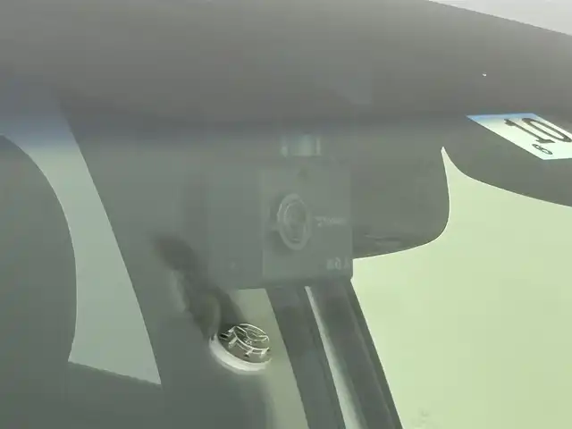 ホンダ シャトル ハイブリッド ホンダセンシング 道央・札幌 2019(令1)年 3.7万km ルナシルバーM ・4WD/・ホンダセンシング/・衝突被害軽減ブレーキ/・レーンキープアシスト/・レーダークルーズコントロール/・先行車発進お知らせ/・標識認識システム/・純正ナビ/・バックカメラ/・Bluetooth/・ビルトインETC/・フロントワイパーデアイサー/・横滑り防止装置/・プッシュスタート/・スマートキー/・電格ミラー/・オートエアコン/・オートライト