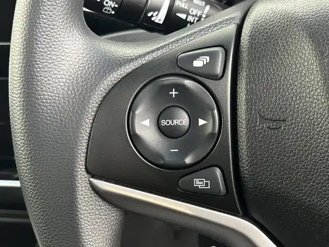 ホンダ シャトル ハイブリッド ホンダセンシング 道央・札幌 2019(令1)年 3.7万km ルナシルバーM ・4WD/・ホンダセンシング/・衝突被害軽減ブレーキ/・レーンキープアシスト/・レーダークルーズコントロール/・先行車発進お知らせ/・標識認識システム/・純正ナビ/・バックカメラ/・Bluetooth/・ビルトインETC/・フロントワイパーデアイサー/・横滑り防止装置/・プッシュスタート/・スマートキー/・電格ミラー/・オートエアコン/・オートライト