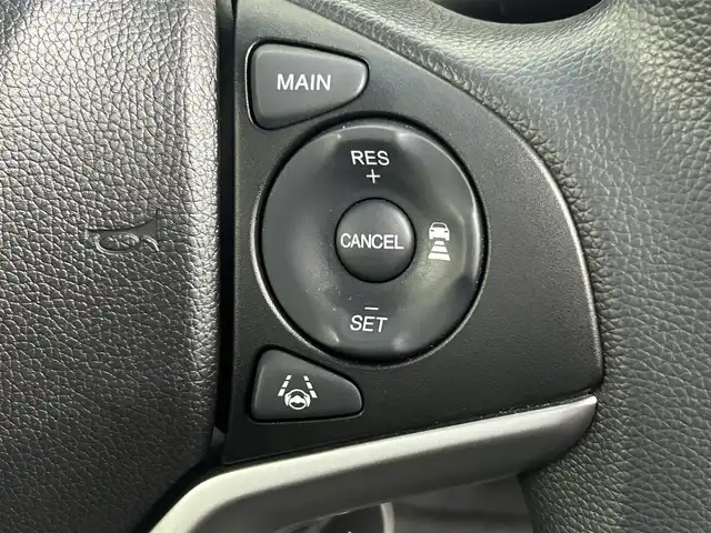 ホンダ シャトル ハイブリッド ホンダセンシング 道央・札幌 2019(令1)年 3.7万km ルナシルバーM ・4WD/・ホンダセンシング/・衝突被害軽減ブレーキ/・レーンキープアシスト/・レーダークルーズコントロール/・先行車発進お知らせ/・標識認識システム/・純正ナビ/・バックカメラ/・Bluetooth/・ビルトインETC/・フロントワイパーデアイサー/・横滑り防止装置/・プッシュスタート/・スマートキー/・電格ミラー/・オートエアコン/・オートライト