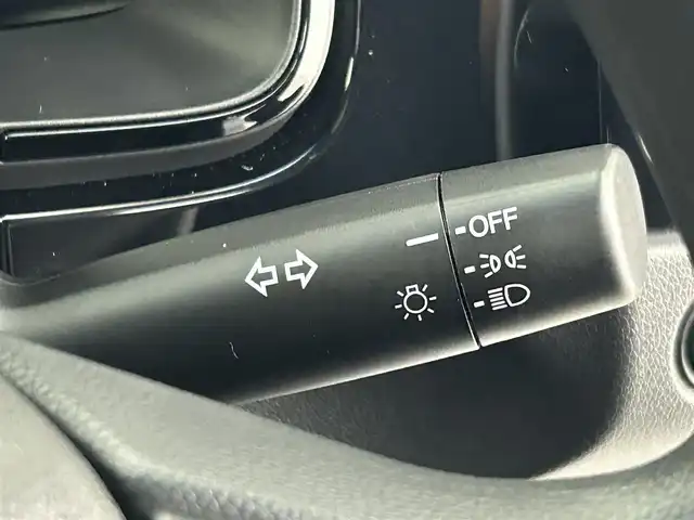 ホンダ シャトル ハイブリッド ホンダセンシング 道央・札幌 2019(令1)年 3.7万km ルナシルバーM ・4WD/・ホンダセンシング/・衝突被害軽減ブレーキ/・レーンキープアシスト/・レーダークルーズコントロール/・先行車発進お知らせ/・標識認識システム/・純正ナビ/・バックカメラ/・Bluetooth/・ビルトインETC/・フロントワイパーデアイサー/・横滑り防止装置/・プッシュスタート/・スマートキー/・電格ミラー/・オートエアコン/・オートライト