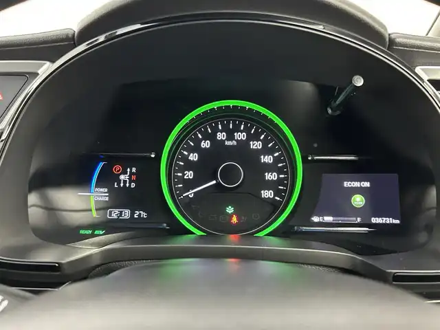 ホンダ シャトル ハイブリッド ホンダセンシング 道央・札幌 2019(令1)年 3.7万km ルナシルバーM ・4WD/・ホンダセンシング/・衝突被害軽減ブレーキ/・レーンキープアシスト/・レーダークルーズコントロール/・先行車発進お知らせ/・標識認識システム/・純正ナビ/・バックカメラ/・Bluetooth/・ビルトインETC/・フロントワイパーデアイサー/・横滑り防止装置/・プッシュスタート/・スマートキー/・電格ミラー/・オートエアコン/・オートライト