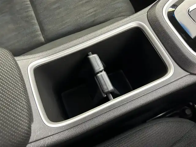 ホンダ シャトル ハイブリッド ホンダセンシング 道央・札幌 2019(令1)年 3.7万km ルナシルバーM ・4WD/・ホンダセンシング/・衝突被害軽減ブレーキ/・レーンキープアシスト/・レーダークルーズコントロール/・先行車発進お知らせ/・標識認識システム/・純正ナビ/・バックカメラ/・Bluetooth/・ビルトインETC/・フロントワイパーデアイサー/・横滑り防止装置/・プッシュスタート/・スマートキー/・電格ミラー/・オートエアコン/・オートライト