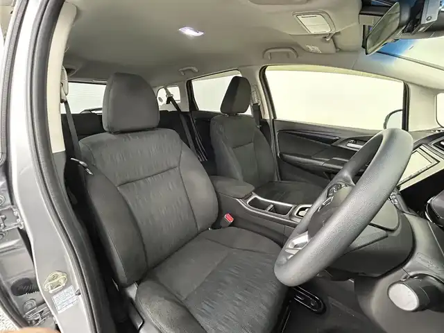 ホンダ シャトル ハイブリッド ホンダセンシング 道央・札幌 2019(令1)年 3.7万km ルナシルバーM ・4WD/・ホンダセンシング/・衝突被害軽減ブレーキ/・レーンキープアシスト/・レーダークルーズコントロール/・先行車発進お知らせ/・標識認識システム/・純正ナビ/・バックカメラ/・Bluetooth/・ビルトインETC/・フロントワイパーデアイサー/・横滑り防止装置/・プッシュスタート/・スマートキー/・電格ミラー/・オートエアコン/・オートライト