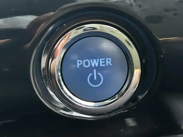 トヨタ プリウス Sセーフティプラス 愛知県 2017(平29)年 6.3万km スティールブロンドM HUD/サイドバイザー/パーキングアシスト/純正フロアマット/SD純正ナビ/FM/AM/DISC/フルセグTV/SD/BT/バックモニター/ETC/トヨタセーフティセンス/クルコン/衝突被害軽減ブレーキ/レーンキープアシスト/LEDヘッドライト/オートライト/プッシュスタート/保証書/取扱説明書/スマートキー/スペアキー