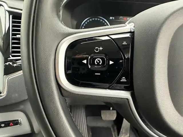 ボルボ ＸＣ９０ T5 AWD モーメンタム 兵庫県 2018(平30)年 7.4万km オニキスブラックP 純正HDDナビ/フルセグ CD USB BT/Apple Car Play Android Auto/全方位カメラ/レーダークルーズコントロール/衝突軽減ブレーキ/BSM/LKA/クロストラフィックアラート/コーナーセンサー/パワーバックドア/ETC/レザーシート/パワーシート/シートヒーター/ステアリングヒーター/LEDヘッドライト/LEDフォグライト/オートライト/オートハイビーム/スマートキー/スペアキー