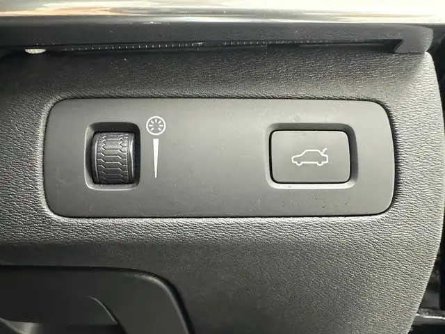 ボルボ ＸＣ９０ T5 AWD モーメンタム 兵庫県 2018(平30)年 7.4万km オニキスブラックP 純正HDDナビ/フルセグ CD USB BT/Apple Car Play Android Auto/全方位カメラ/レーダークルーズコントロール/衝突軽減ブレーキ/BSM/LKA/クロストラフィックアラート/コーナーセンサー/パワーバックドア/ETC/レザーシート/パワーシート/シートヒーター/ステアリングヒーター/LEDヘッドライト/LEDフォグライト/オートライト/オートハイビーム/スマートキー/スペアキー