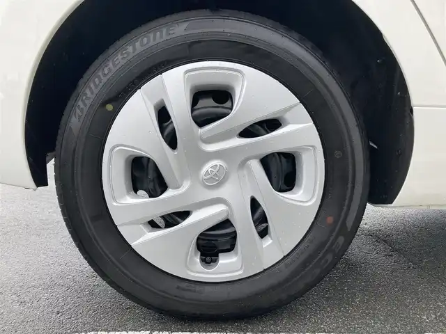 トヨタ アクア X 静岡県 2025(令7)年 0.3万km スーパーホワイトⅡ トヨタセーフティセンス/ディスプレイオーディオ/　（AM FM Bluetooth Miracast）/レーダークルーズコントロール/ドライブレコーダー（自動防眩インナーミラー装着車）/全方位モニター/バックカメラ/ETC/LEDヘッドライト/前後クリアランスソナー/ステアリングスイッチ/純正フロアマット/アイドリングストップ/ワンオーナー