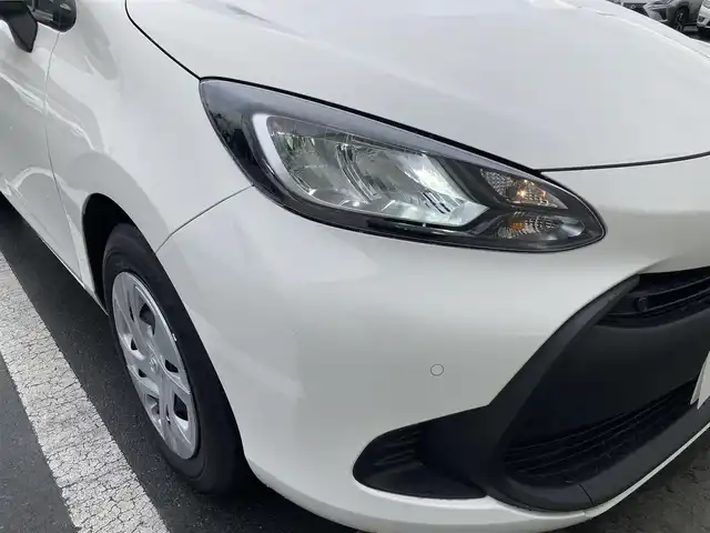 トヨタ アクア X 静岡県 2025(令7)年 0.3万km スーパーホワイトⅡ トヨタセーフティセンス/ディスプレイオーディオ/　（AM FM Bluetooth Miracast）/レーダークルーズコントロール/ドライブレコーダー（自動防眩インナーミラー装着車）/全方位モニター/バックカメラ/ETC/LEDヘッドライト/前後クリアランスソナー/ステアリングスイッチ/純正フロアマット/アイドリングストップ/ワンオーナー