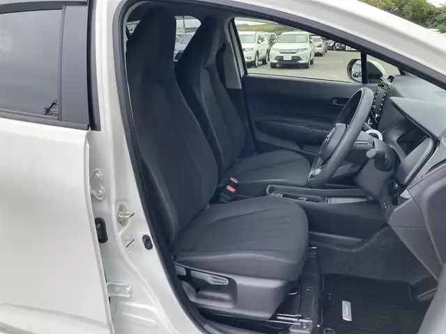 トヨタ アクア X 静岡県 2025(令7)年 0.3万km スーパーホワイトⅡ トヨタセーフティセンス/ディスプレイオーディオ/　（AM FM Bluetooth Miracast）/レーダークルーズコントロール/ドライブレコーダー（自動防眩インナーミラー装着車）/全方位モニター/バックカメラ/ETC/LEDヘッドライト/前後クリアランスソナー/ステアリングスイッチ/純正フロアマット/アイドリングストップ/ワンオーナー