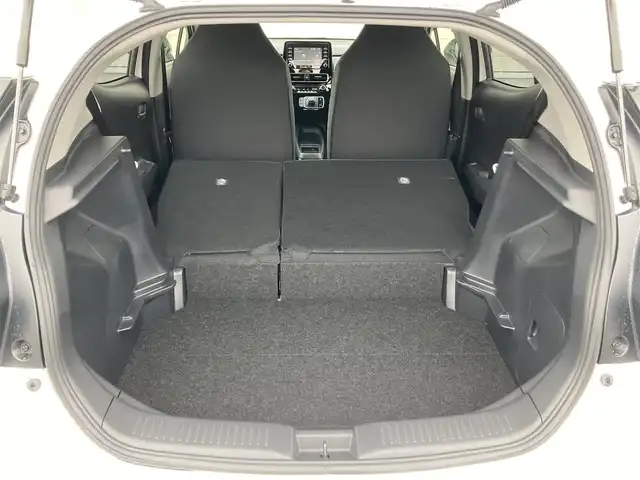 トヨタ アクア X 静岡県 2025(令7)年 0.3万km スーパーホワイトⅡ トヨタセーフティセンス/ディスプレイオーディオ/　（AM FM Bluetooth Miracast）/レーダークルーズコントロール/ドライブレコーダー（自動防眩インナーミラー装着車）/全方位モニター/バックカメラ/ETC/LEDヘッドライト/前後クリアランスソナー/ステアリングスイッチ/純正フロアマット/アイドリングストップ/ワンオーナー