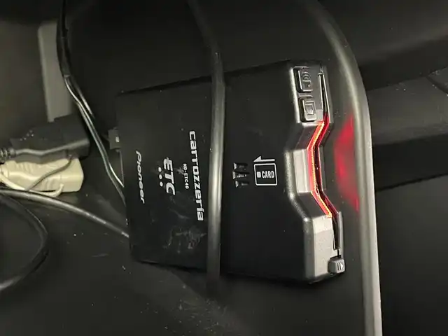 ホンダ ヴェゼル ハイブリッド e:HEV X 熊本県 2024(令6)年 1.2万km クリスタルブラックパール 禁煙車/アルパイン11インチディスプレイオーディオ（ApplCarPlay・BT・USB・HDMI）/バックカメラ　/ＥＴＣ　/レーダークルーズコントロール　/前後クリアランスソナー　/ブレーキホールド/電子パーキング/衝突軽減ブレーキ　/レーンキープアシスト　/横滑り防止　/ダウンヒルアシスト/純正フロアマット/純正16インチAW/オートライト/LEDヘッドライト/スマートキー/プッシュスタート