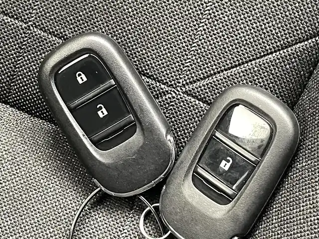 ホンダ ヴェゼル ハイブリッド e:HEV X 熊本県 2024(令6)年 1.2万km クリスタルブラックパール 禁煙車/アルパイン11インチディスプレイオーディオ（ApplCarPlay・BT・USB・HDMI）/バックカメラ　/ＥＴＣ　/レーダークルーズコントロール　/前後クリアランスソナー　/ブレーキホールド/電子パーキング/衝突軽減ブレーキ　/レーンキープアシスト　/横滑り防止　/ダウンヒルアシスト/純正フロアマット/純正16インチAW/オートライト/LEDヘッドライト/スマートキー/プッシュスタート