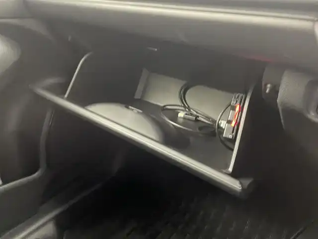 ホンダ ヴェゼル ハイブリッド e:HEV X 熊本県 2024(令6)年 1.2万km クリスタルブラックパール 禁煙車/アルパイン11インチディスプレイオーディオ（ApplCarPlay・BT・USB・HDMI）/バックカメラ　/ＥＴＣ　/レーダークルーズコントロール　/前後クリアランスソナー　/ブレーキホールド/電子パーキング/衝突軽減ブレーキ　/レーンキープアシスト　/横滑り防止　/ダウンヒルアシスト/純正フロアマット/純正16インチAW/オートライト/LEDヘッドライト/スマートキー/プッシュスタート