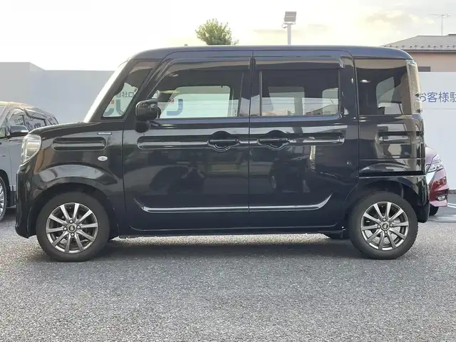 スズキ スペーシア HYBRID G 埼玉県 2019(平31)年 11.4万km ブルーイッシュブラックパール3 (株)IDOMが運営する【じしゃロン鳩ヶ谷店】の自社ローン専用車両になりますこちらは現金またはオートローンご利用時の価格です。自社ローンご希望の方は別途その旨お申付け下さい/登録時113969km/社外SDナビ(品番:CN-RE05WD)/・AM/FM・CD/DVD・BT・MSV(SD)/フルセグTV/バックカメラ/デュアルセンサーブレーキサポート/衝突被害軽減ブレーキ/車線逸脱警報機能/横滑り防止機能/リアクリアランスソナー/ビルトインETC/プッシュスタート/スマートキー/スペア1本/ステアリングスイッチ/パワーモードスイッチ/両側スライドドア/社外14インチAW(メーカー:MANARAY SPORT)/ドアバイザー/ベンチシート/ISOFIX/ヘッドライトレベライザー/電動格納機能付きサイドミラー